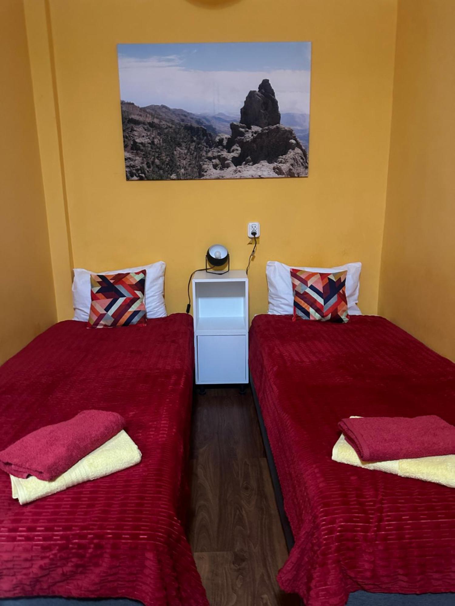 Travel House Wroclaw Hotel Ngoại thất bức ảnh
