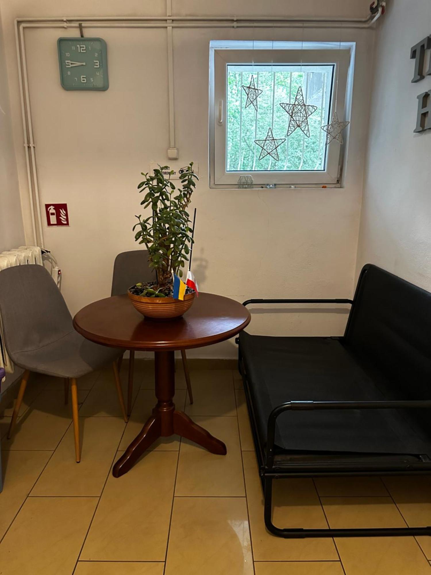 Travel House Wroclaw Hotel Ngoại thất bức ảnh