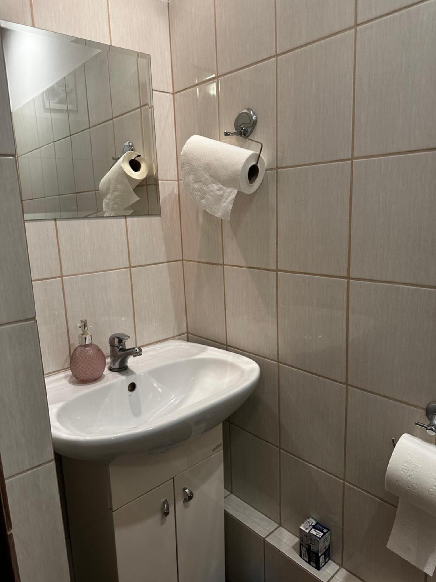 Travel House Wroclaw Hotel Ngoại thất bức ảnh